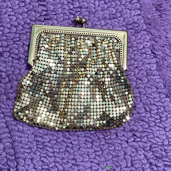 Vintage gold evening bag with matching coin purse - Picture 4 of 8